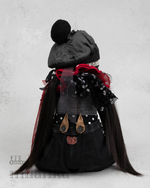 Doll with red lips_530